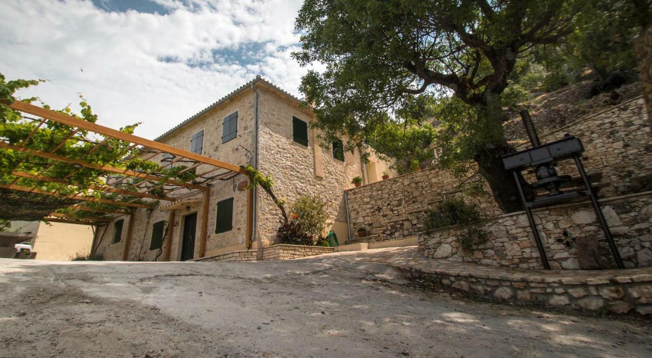 Castelli Olive Press Guest House Acharavi  Exterior photo